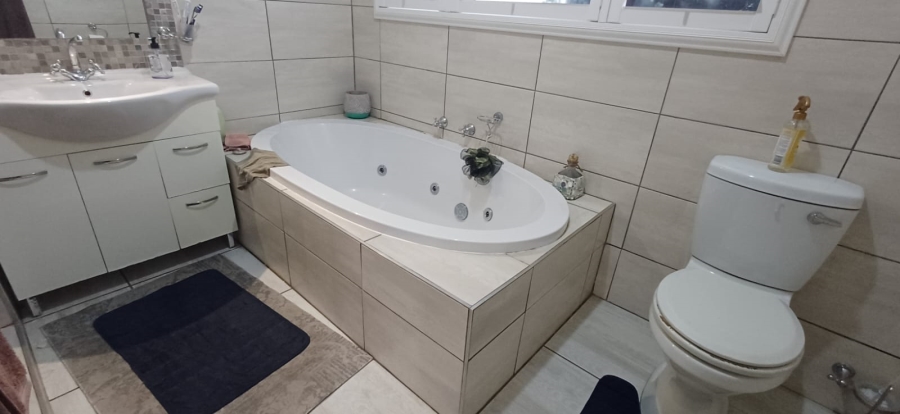 To Let 5 Bedroom Property for Rent in La Provance Free State
